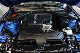 2016款宝马328i M运动型