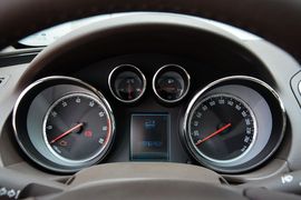 2015款别克君威2.0L精英时尚型