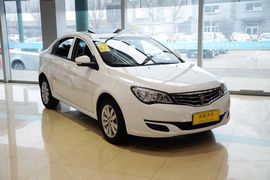 2015款荣威350 1.5L自动豪华天窗版