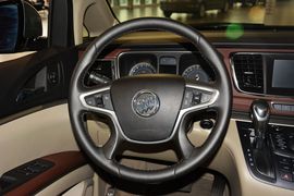 2014款别克GL8 3.0L GT豪华商务豪雅版