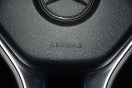 2015款奔驰GLA220 4MATIC时尚型