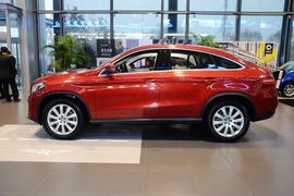 2015奔驰GLE320 4MATIC 运动SUV