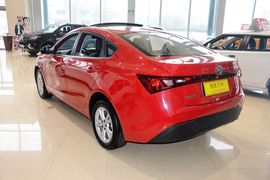 2015款MG名爵锐行1.4TGI自动精英版