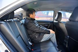 后排空间