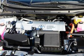 2016款丰田卡罗拉双擎1.8L CVT旗舰版