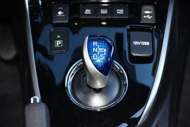 2016款丰田卡罗拉双擎1.8L CVT旗舰版