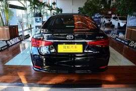 2016款丰田皇冠2.0T精英版