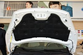 2013款福特嘉年华三厢1.5L自动时尚型