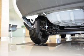 2013款福特嘉年华三厢1.5L自动时尚型