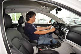 2015款哈弗H6 COUPE 2.0T自动两驱尊贵型