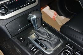 2015款哈弗H6 COUPE 2.0T自动两驱尊贵型
