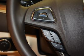 2014款林肯MKC 2.0T两驱尊雅版