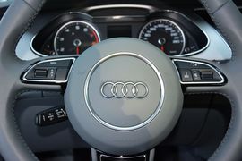 2016款奥迪A4L 35TFSI自动技术型