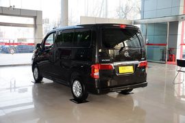 2014款日产NV200 1.6L CVT尊雅型