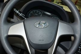 2014款现代瑞纳三厢1.4L自动时尚型GS