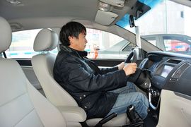2015款吉利远景1.5L手动精英型