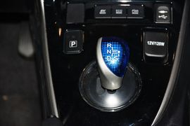 2016款丰田雷凌双擎1.8H V CVT豪华版