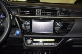 2016款丰田雷凌双擎1.8H V CVT豪华版