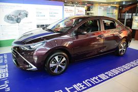 2016款丰田雷凌双擎1.8H V CVT豪华版