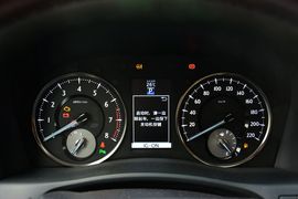 2015款丰田埃尔法3.5L豪华版