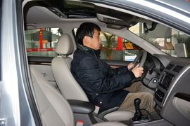 2014款东风风行景逸S50 1.5L手动尊贵型