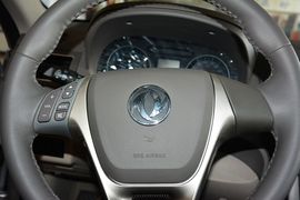 2014款东风风行景逸S50 1.5L手动尊贵型