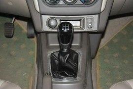 2014款东风风行景逸S50 1.5L手动尊贵型