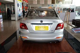 2014款东风风行景逸S50 1.5L手动尊贵型