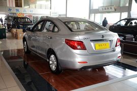 2014款东风风行景逸S50 1.5L手动尊贵型