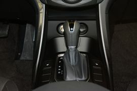 2013款现代格锐3.0L 7座两驱舒适版