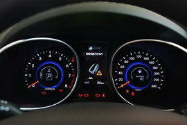 2013款现代格锐3.0L 7座两驱舒适版