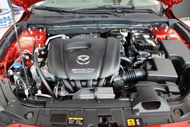 2016款马自达3Axela昂克赛拉三厢1.5L自动舒适型