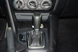 2016款马自达3Axela昂克赛拉三厢1.5L自动舒适型