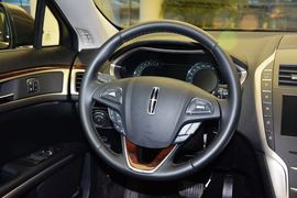 2014款林肯MKZ 2.0T尊享版