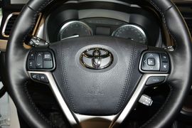 2015款丰田汉兰达2.0T 四驱 7座至尊版