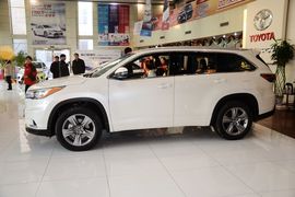 2015款丰田汉兰达2.0T 四驱 7座至尊版