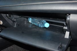 2015款丰田RAV4 2.0L CVT四驱新锐版到店实拍