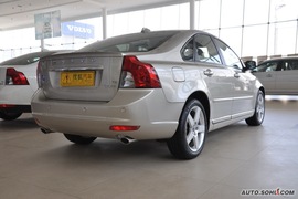 沃尔沃S40 T5 R-Design