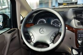 2013款奔驰唯雅诺3.0L舒适版