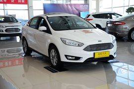2015款福特福克斯三厢1.6L自动风尚型