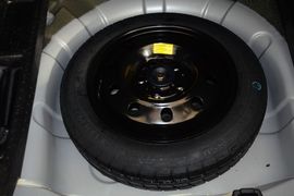 2015款海马第四代福美来1.6L手动品尚型