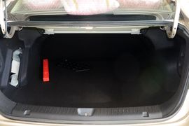 2015款海马第四代福美来1.6L手动品尚型