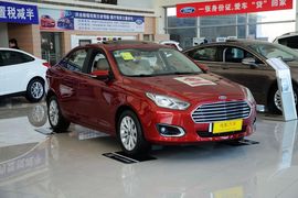 2015款福特福睿斯1.5L自动时尚型