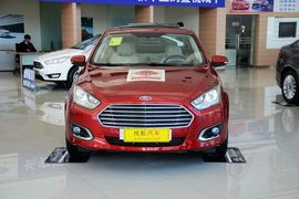 2015款福特福睿斯1.5L自动时尚型
