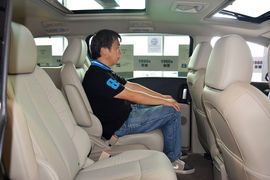 后排空间