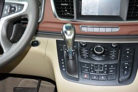 2014款别克GL8 2.4L LT豪华商务行政版