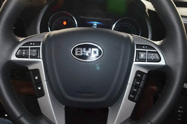 2015款比亚迪速锐1.5L手动豪华型 改款