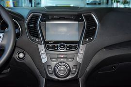 2015款现代全新胜达2.4L自动两驱智能型