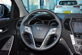 2015款现代全新胜达2.4L自动两驱智能型