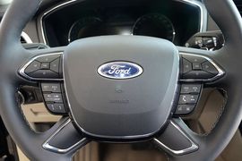 2015款福特金牛座2.7L GTDi旗舰型